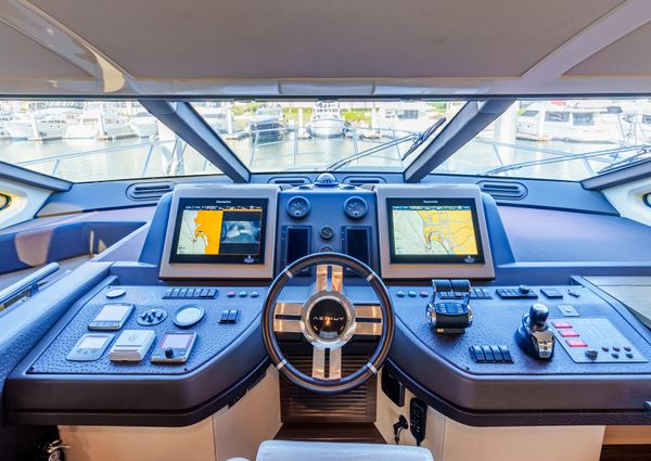 Azimut 60 Flybridge image