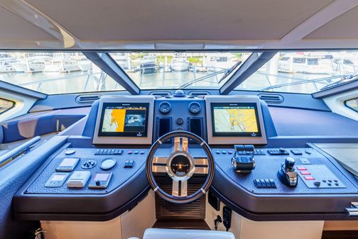 Azimut 60 Flybridge image