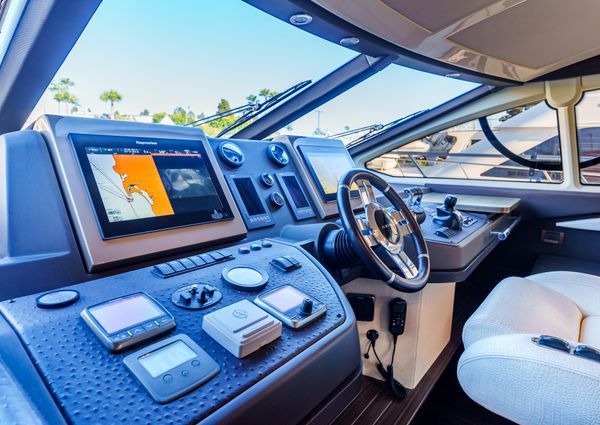 Azimut 60 Flybridge image