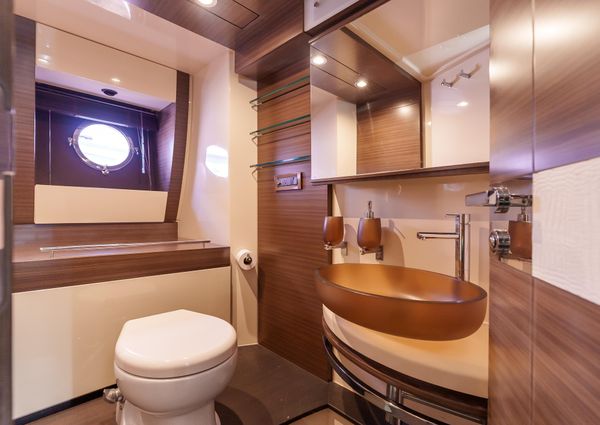 Azimut 60 Flybridge image