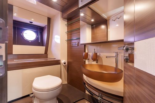 Azimut 60 Flybridge image