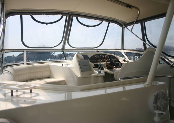 Cruisers 3750 Motor Yacht image