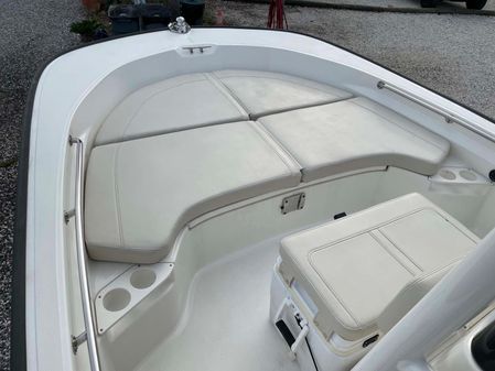 Boston Whaler 190 Montauk image