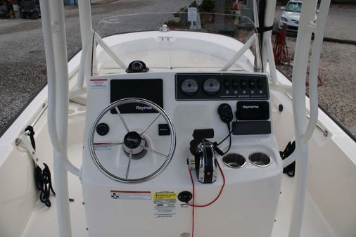 Boston Whaler 190 Montauk image