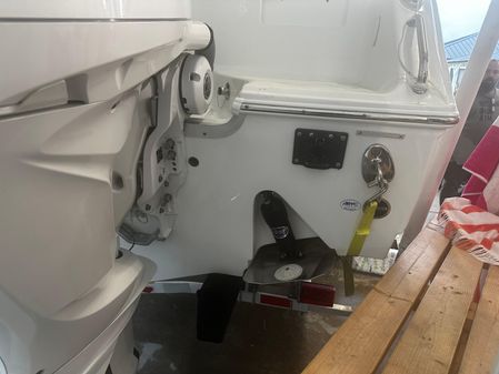 Sea Hunt Gamefish 30 Forward Seating image