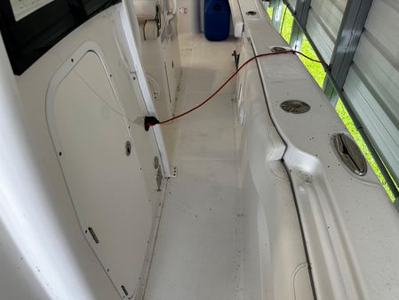 Sea Hunt Gamefish 30 Forward Seating image