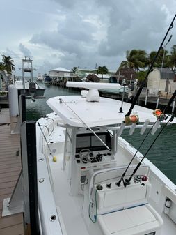 Sea Hunt Gamefish 30 Forward Seating image