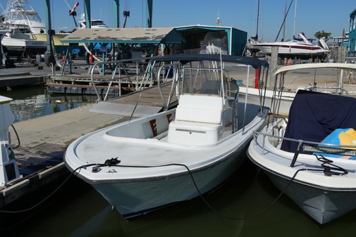 Mako 23 inboard image