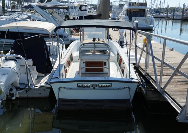 Mako 23 inboard image