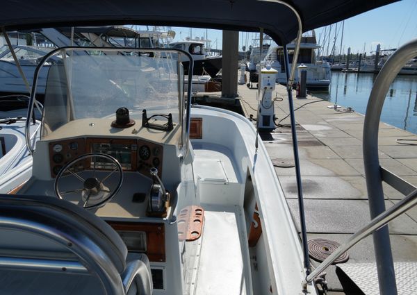 Mako 23 inboard image