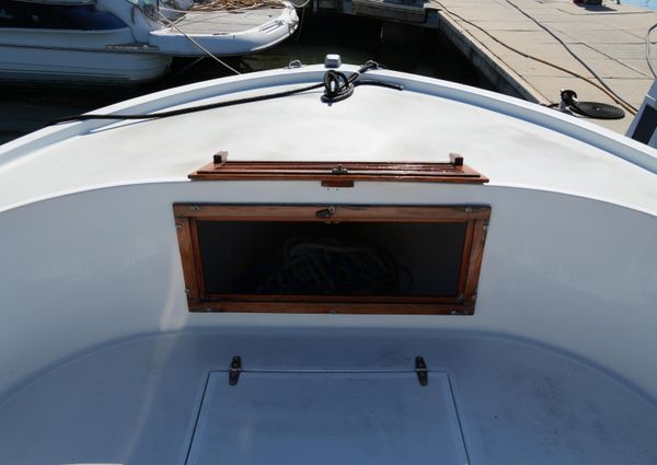 Mako 23 inboard image