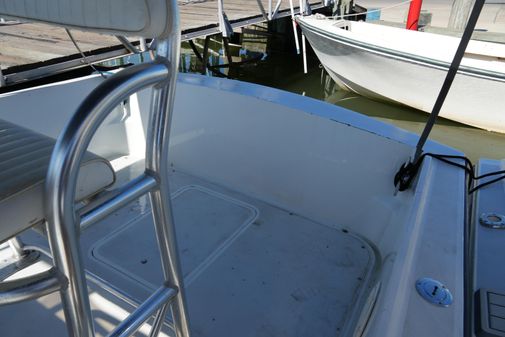 Mako 23 inboard image