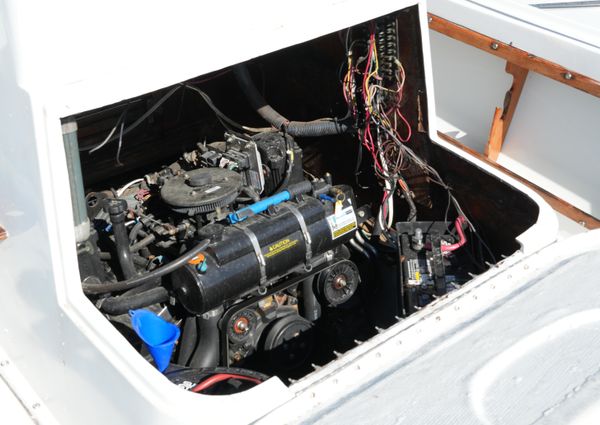 Mako 23 inboard image