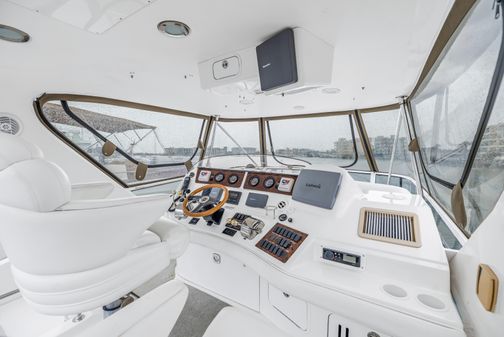 Sea Ray 480 Sedan Bridge image