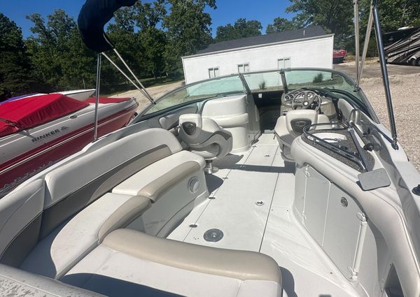 Crownline 252-EX image