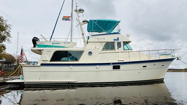 Hatteras 48 Long Range Cruiser 