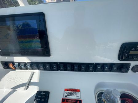 Sea Hunt Gamefish 27 image