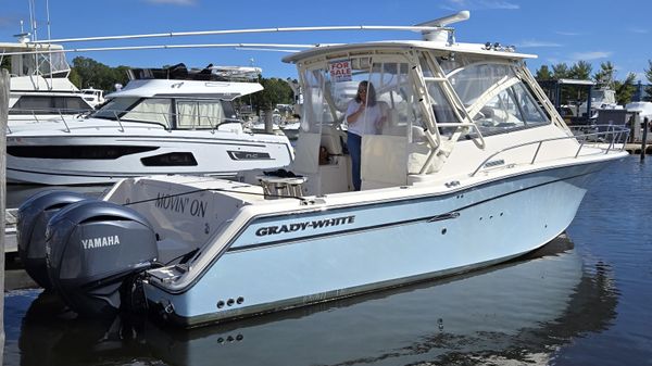 Grady-White Express 330 