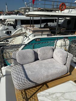 Azimut 66 image