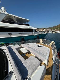 Azimut 66 image