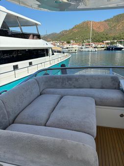 Azimut 66 image