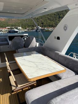 Azimut 66 image