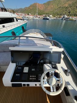 Azimut 66 image