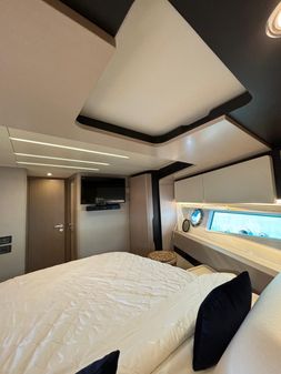 Azimut 66 image