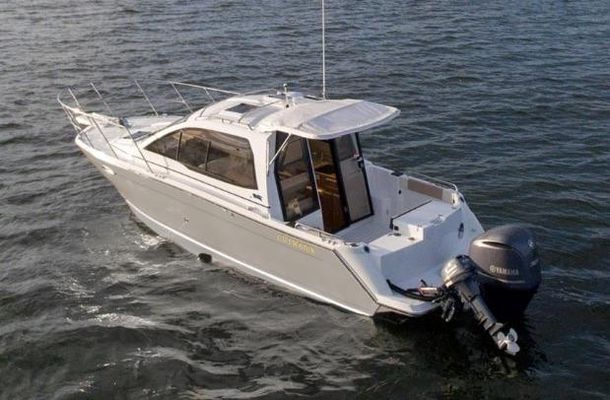 Cutwater C-24 Coupe - main image