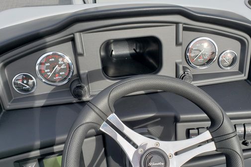 Bentley Pontoons LEGACY 220 CR image