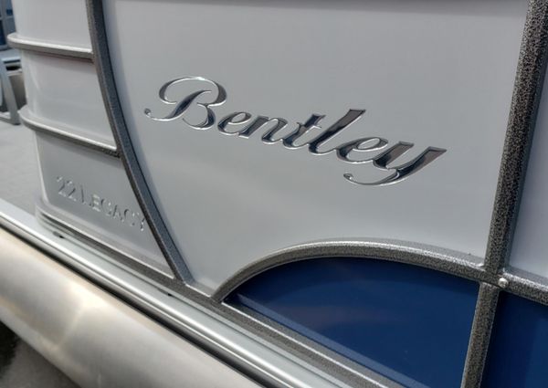 Bentley-pontoons LEGACY-220-CR image