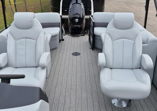 Bentley-pontoons 243-NAVIGATOR image