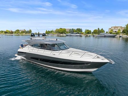 Riviera 5400 Sport Yacht image