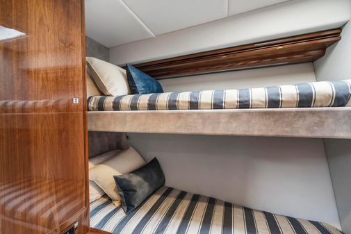 Riviera 5400 Sport Yacht image