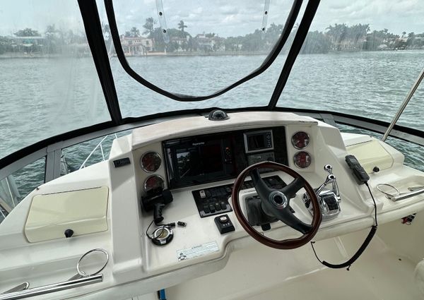 Sea Ray 36 Sedan Bridge image