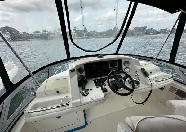 Sea Ray 36 Sedan Bridge image