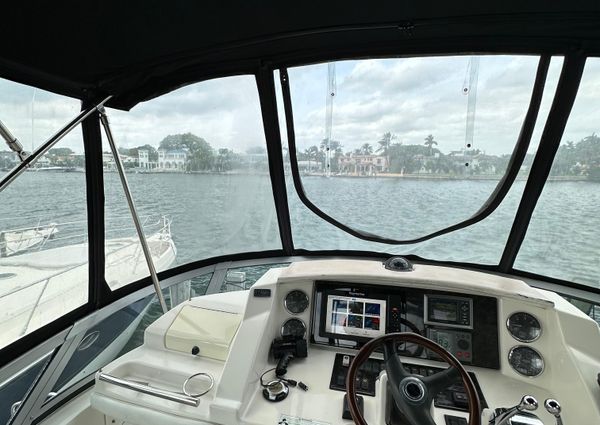 Sea Ray 36 Sedan Bridge image