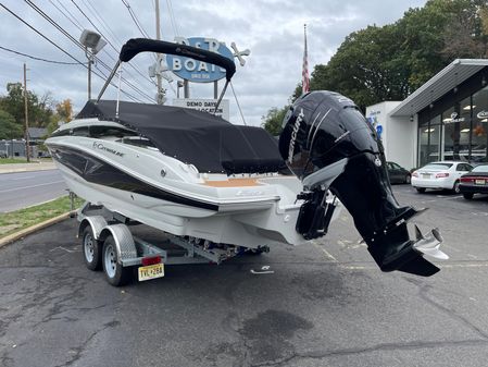 Crownline E255 XS image