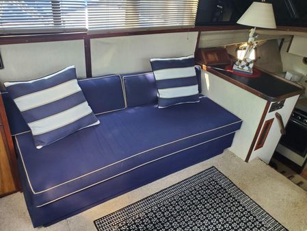 Carver 3207-AFT-CABIN-MOTOR-YACHT image