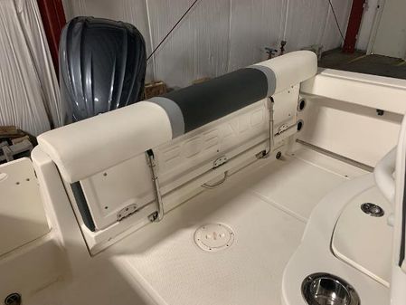 Robalo R222-CENTER-CONSOLE image