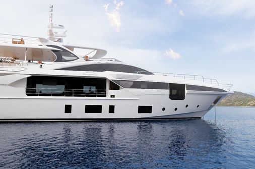 Azimut Grande 35 Metri image