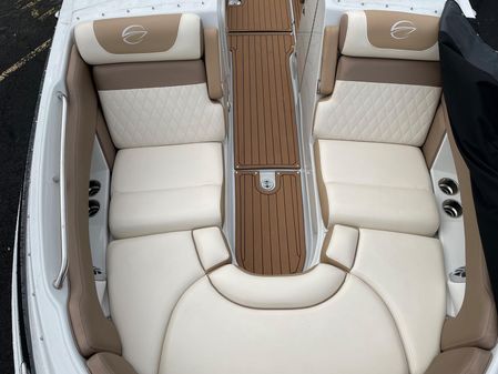 Crownline E255 XS image
