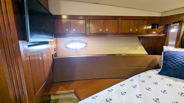 Cruisers Yachts 455 Express Motoryacht image