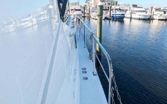 Cruisers Yachts 455 Express Motoryacht image