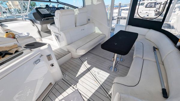 Cruisers Yachts 455 Express Motoryacht image