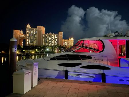 Cruisers Yachts 455 Express Motoryacht image