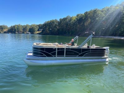 2019 SylvanMirage Fish 822 Party Fish