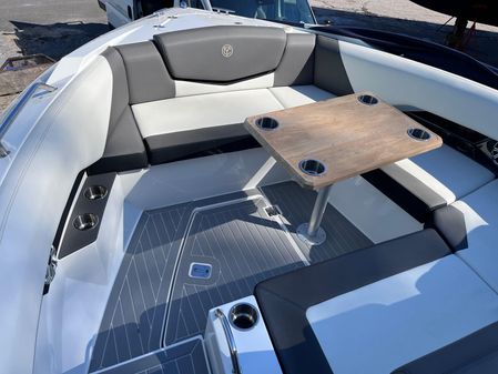 Cruisers Yachts 338 CX IO image