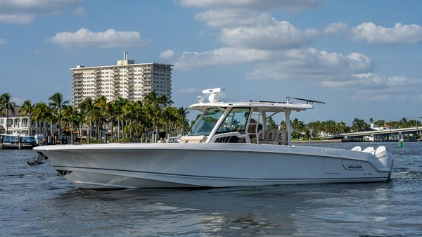Boston Whaler 380 Outrage