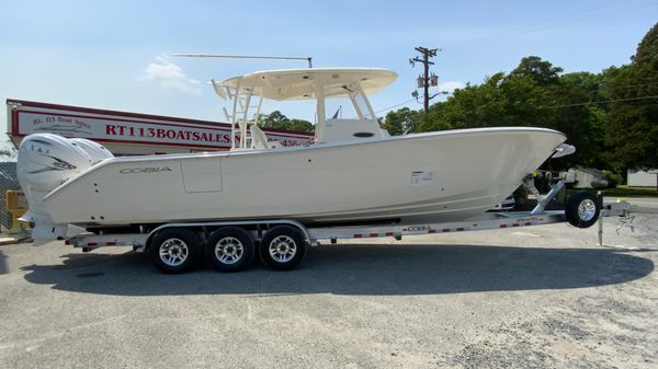 Cobia 320 Center Console